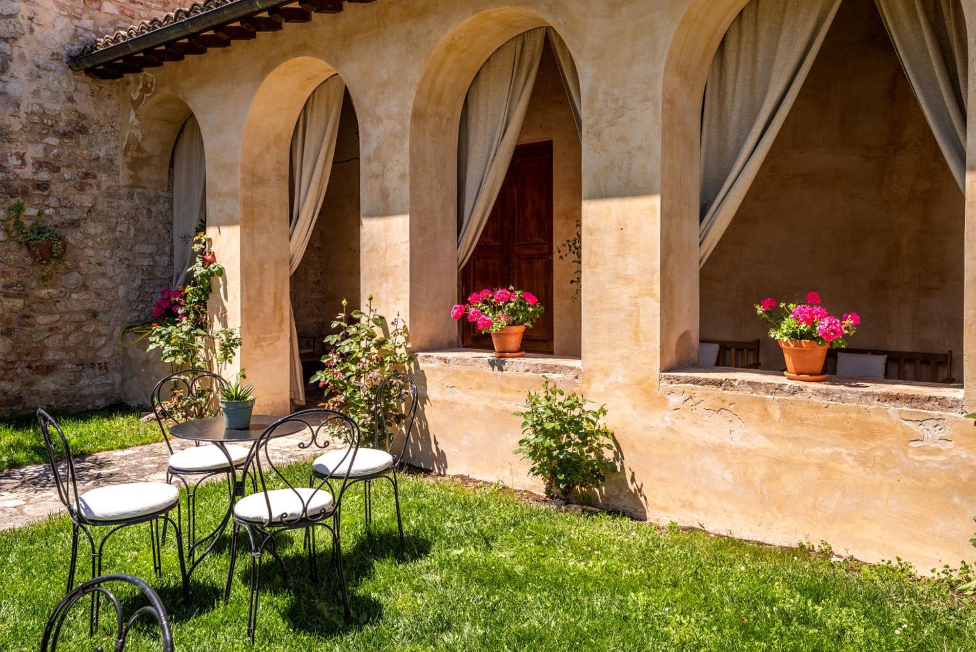 Ex Convento Santa Croce-Country Resort SantʼAnatolia di Narco Exterior foto