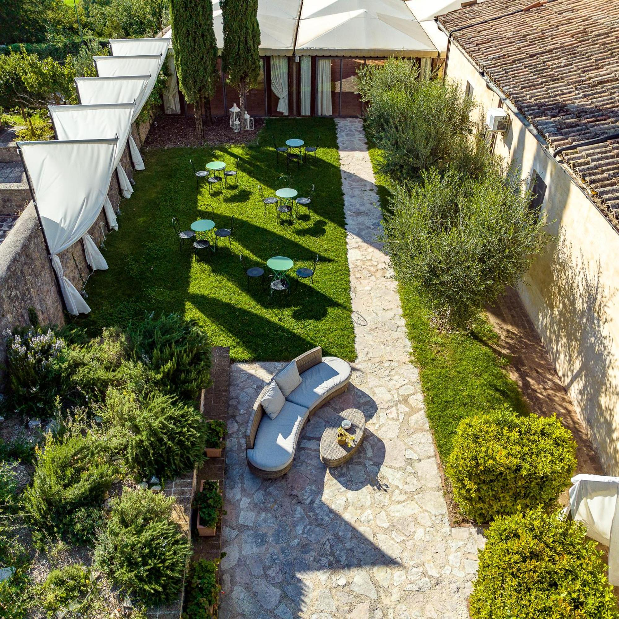 Ex Convento Santa Croce-Country Resort SantʼAnatolia di Narco Exterior foto